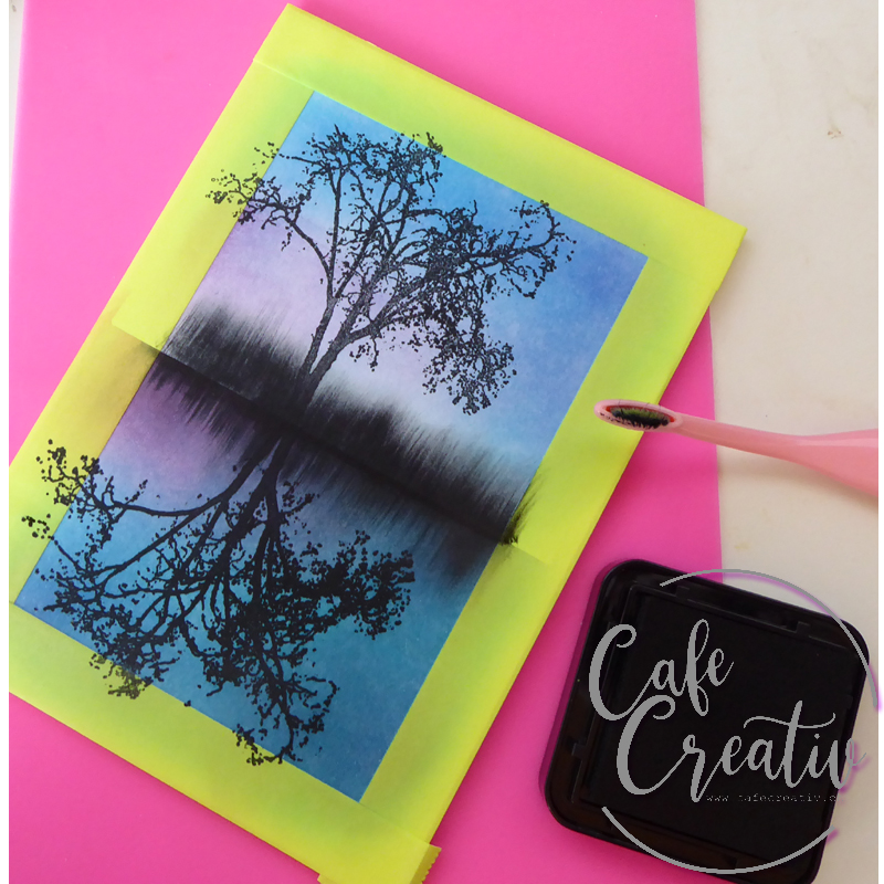 Anleitung Schritt für Schritt Hintergrund wischen, Stempelabdruck spiegelverkehrt Kartenworkshop Onlineshop cafecreativ.ch
